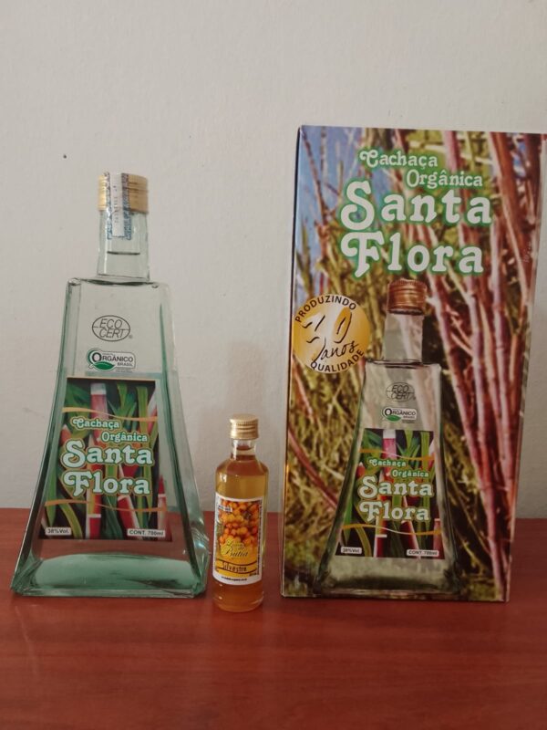 Cachaça Orgânica Santa Flora 700ml - Com Estojo - Image 2